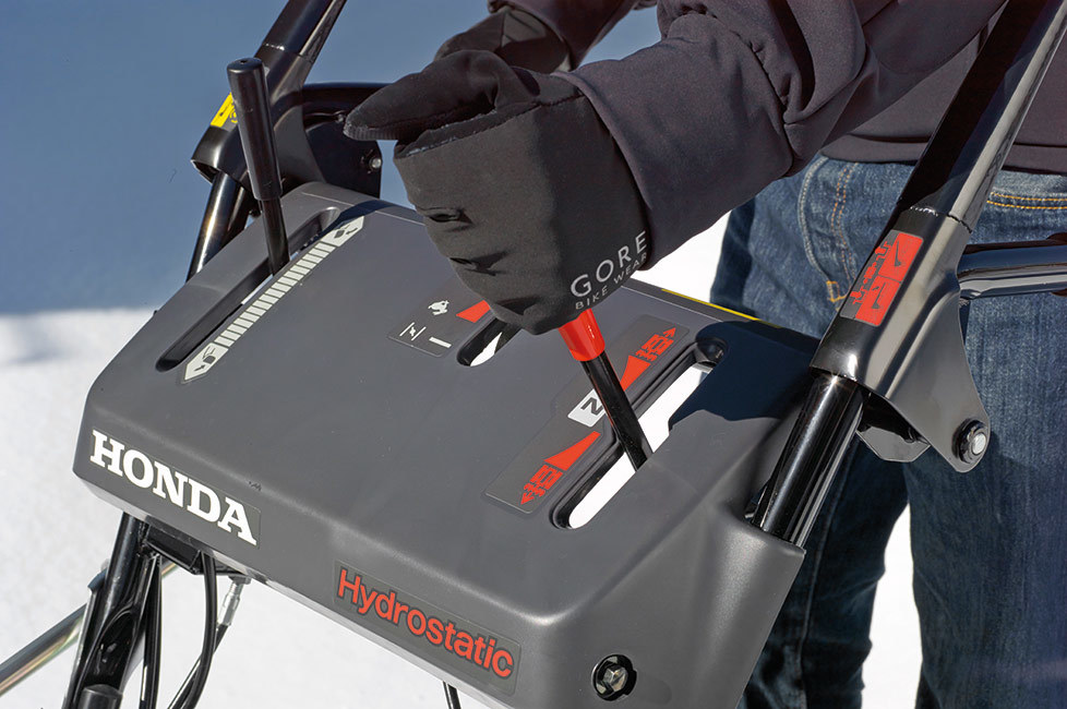 Снегоуборщик Honda HSS 760A ET (ручной стартер) (9) в Приозерске